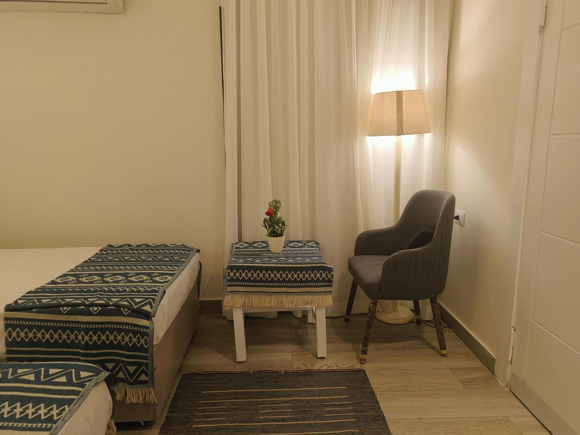 Maria Pyramids House Hotel Kafret el-Gabal Buitenkant foto